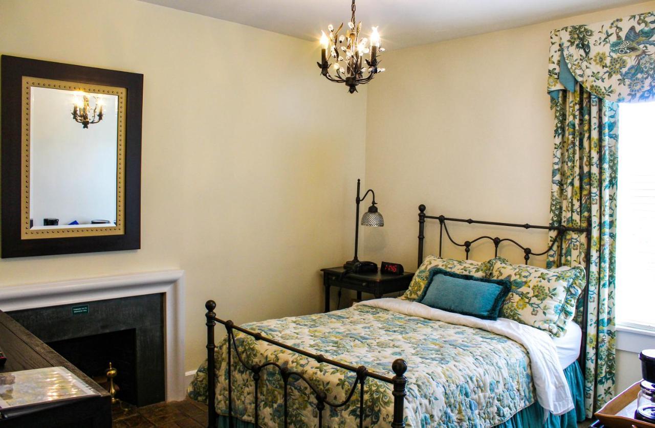 Providence Manor House Bed & Breakfast Bed & Breakfast Clemmons Exterior photo