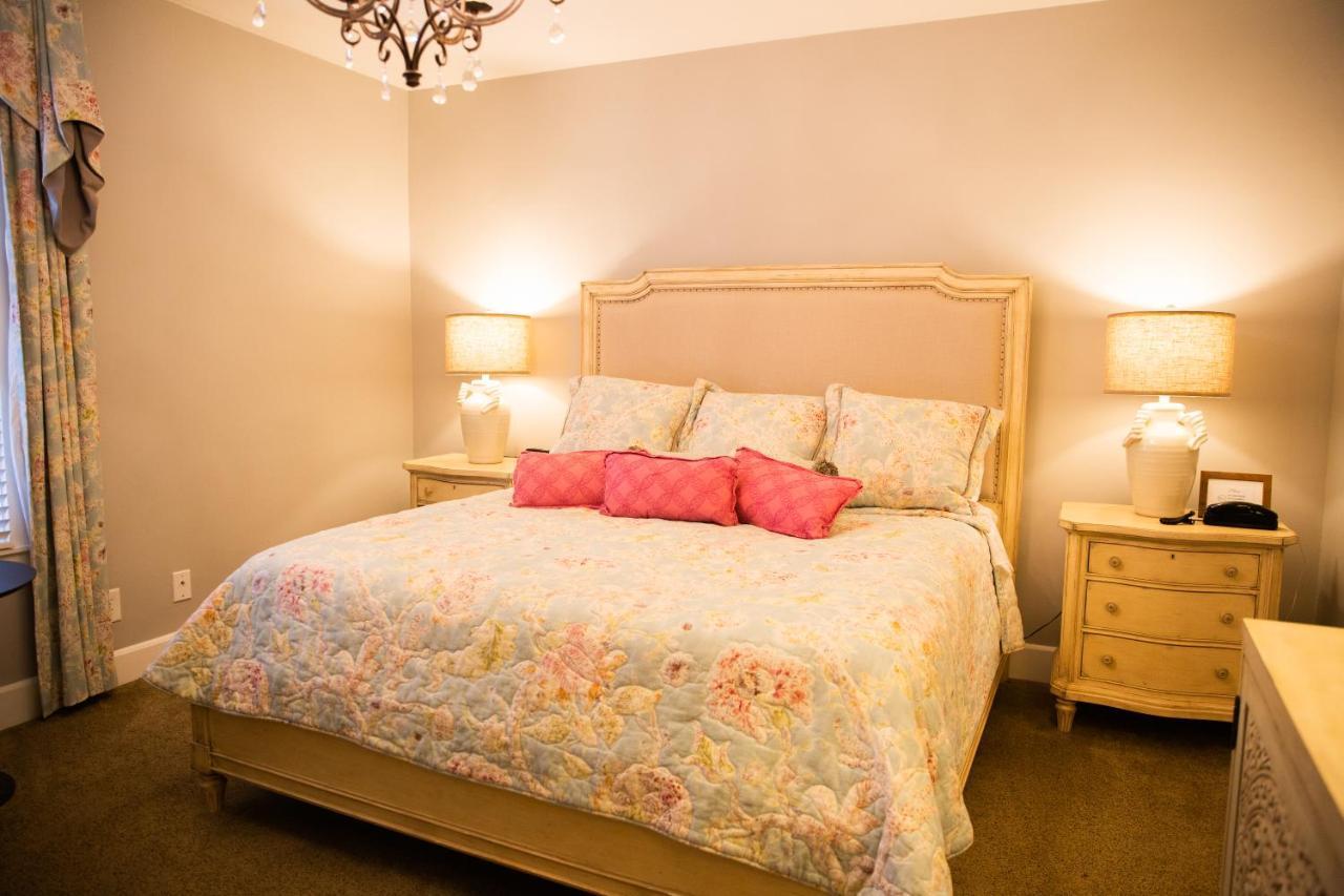 Providence Manor House Bed & Breakfast Bed & Breakfast Clemmons Exterior photo