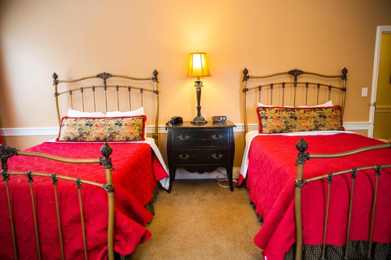 Providence Manor House Bed & Breakfast Bed & Breakfast Clemmons Exterior photo