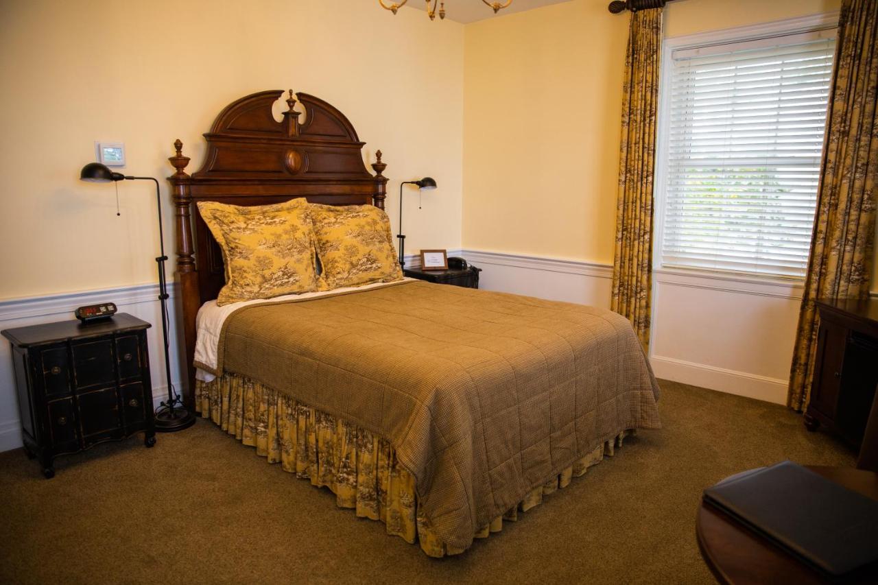Providence Manor House Bed & Breakfast Bed & Breakfast Clemmons Exterior photo