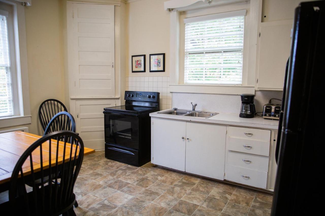 Providence Manor House Bed & Breakfast Bed & Breakfast Clemmons Exterior photo